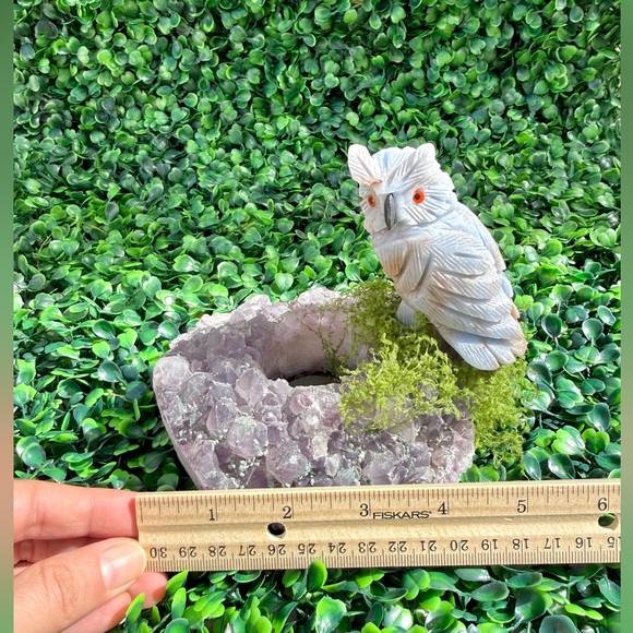 Angelite Owl carving on Amethyst Tea light holder - Picture 5 of 5